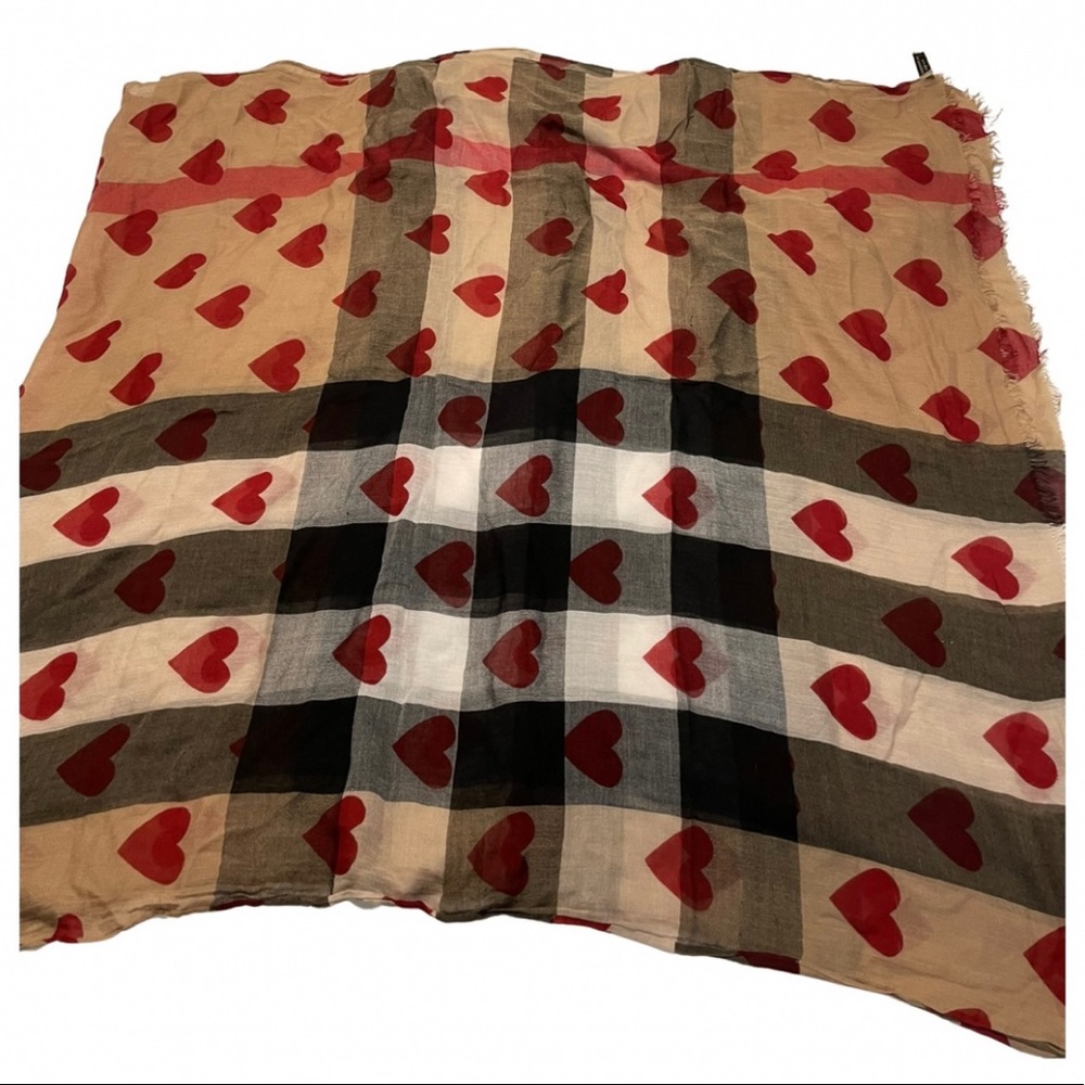BURBERRY Check and Heart Scarf Classic